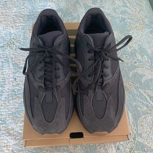 Yeezy 700 Utility Black